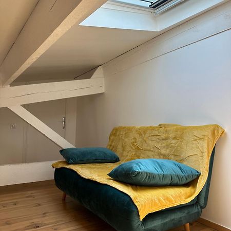 Appartement Avec Vue Sur L Eglise Des Saintes Esterno foto