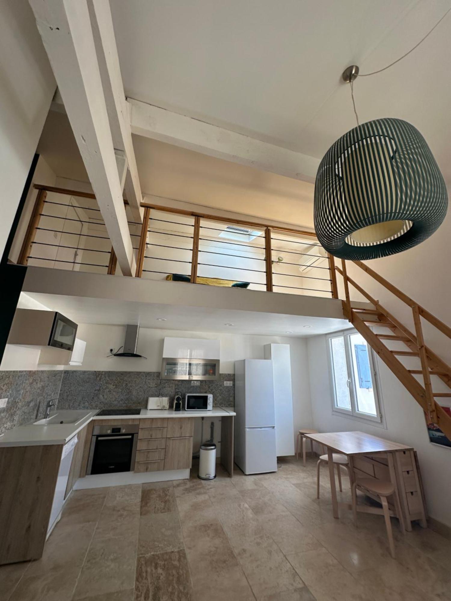 Appartement Avec Vue Sur L Eglise Des Saintes Esterno foto