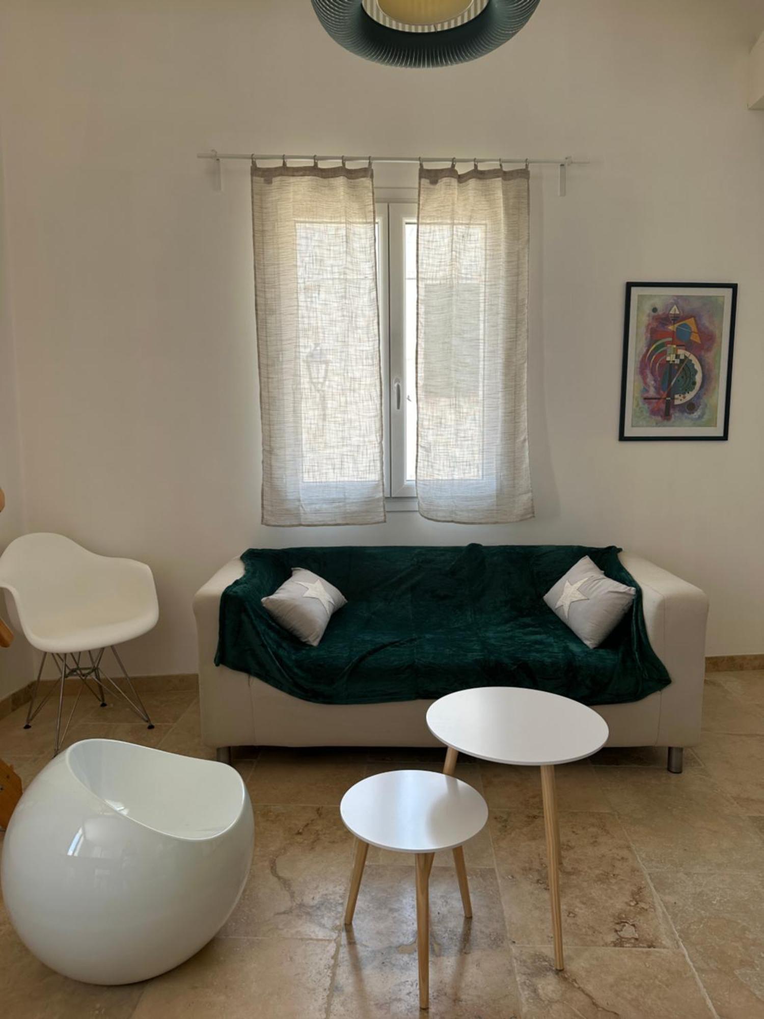 Appartement Avec Vue Sur L Eglise Des Saintes Esterno foto